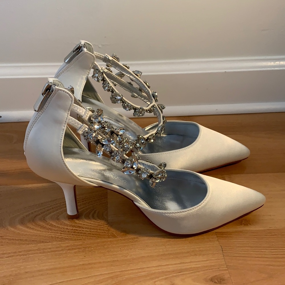 White Rhinestone Pointed-Toe Stiletto Heel